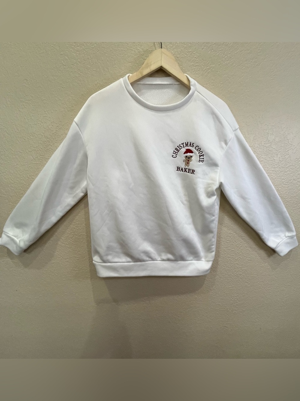 Embroidered Christmas Cookie Baker White Holiday Sweatshirt Size Medium